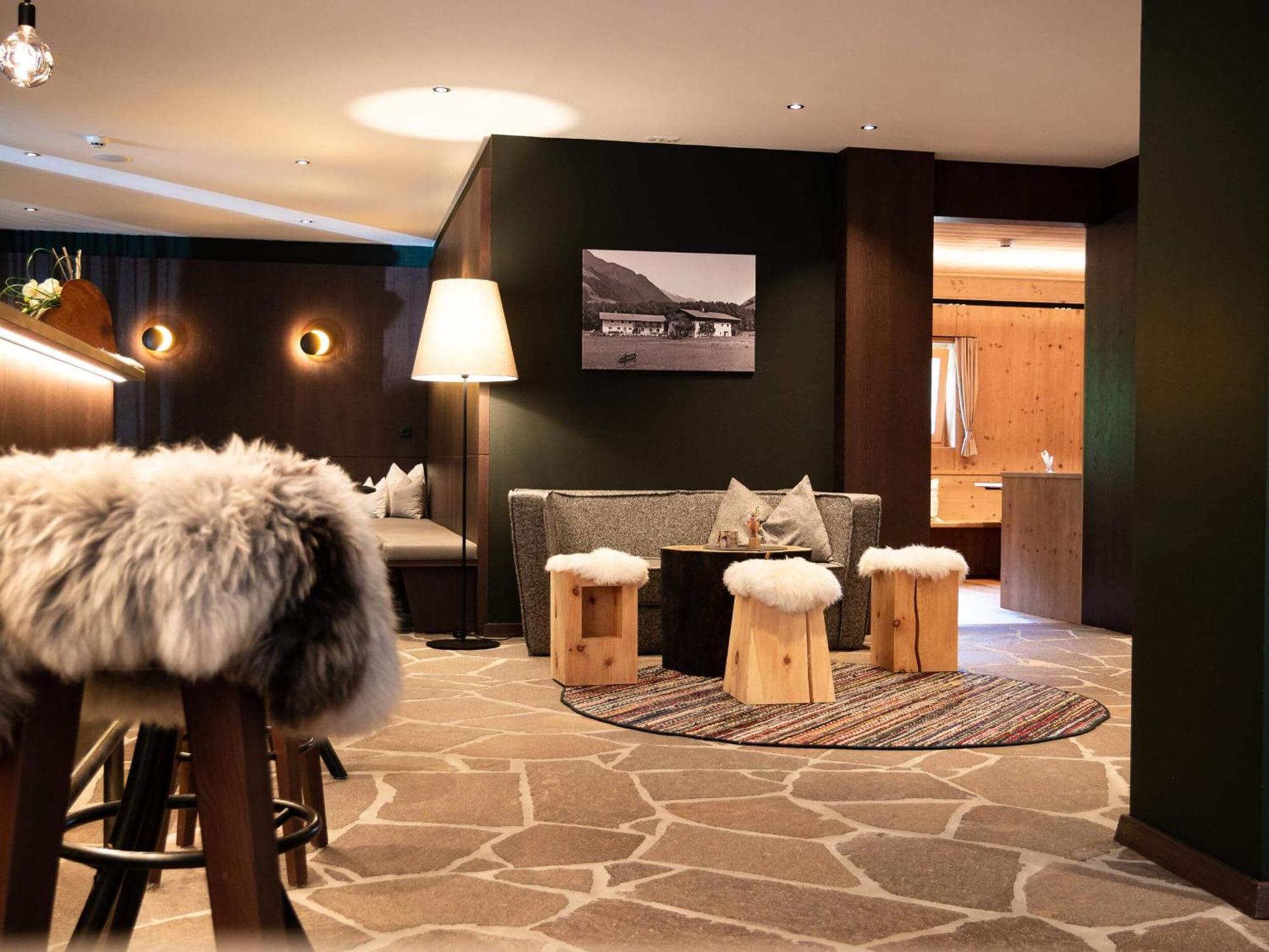 Alpine Life Hotel Anabel Cadipietra Exterior photo